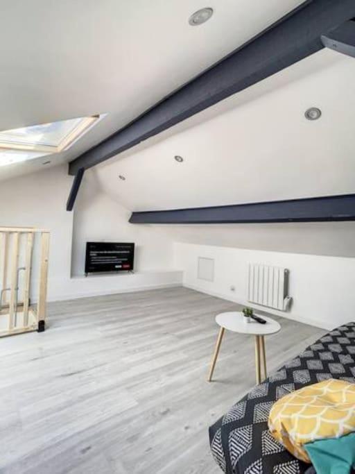 Atypique T1 Duplex - Wifi .Parking .Proche .Gare Apartment Saint-Quentin  Exterior photo